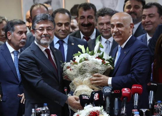 Tarım ve Orman Bakanı İbrahim Yumaklı'dan yeni dönem mesajı: Güvenilir gıda ve makul fiyat vurgusu